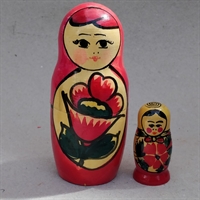 pink-blomsterdekoration-træ-babushka-dukker-russiske-